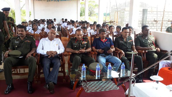 30. වැලිඔය ශ්‍රි සීලමිත්‍ර පාසල සඳහා නිළ ඇදුම් ප්‍රධානය