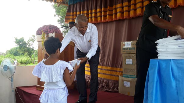 30. වැලිඔය ශ්‍රි සීලමිත්‍ර පාසල සඳහා නිළ ඇදුම් ප්‍රධානය