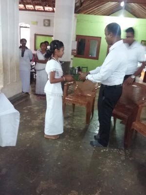 33. මාහිම්පිටිය ශ්‍රි ජයසුන්දරාරාම දහම් පාසල සඳහා නිළ ඇදුම් ප්‍රධානය