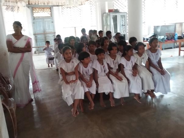 32. දීගල්ල ශ්‍රි ගුණානන්ද දහම් පාසල සඳහා නිළ ඇදුම් ප්‍රධානය