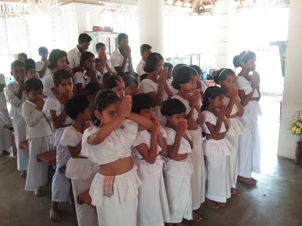 32. දීගල්ල ශ්‍රි ගුණානන්ද දහම් පාසල සඳහා නිළ ඇදුම් ප්‍රධානය