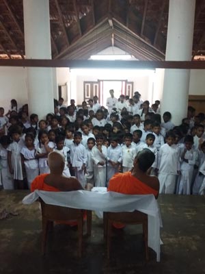 33. මාහිම්පිටිය ශ්‍රි ජයසුන්දරාරාම දහම් පාසල සඳහා නිළ ඇදුම් ප්‍රධානය