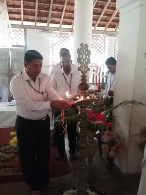 32. දීගල්ල ශ්‍රි ගුණානන්ද දහම් පාසල සඳහා නිළ ඇදුම් ප්‍රධානය