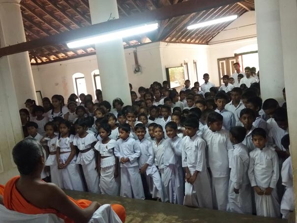 33. මාහිම්පිටිය ශ්‍රි ජයසුන්දරාරාම දහම් පාසල සඳහා නිළ ඇදුම් ප්‍රධානය
