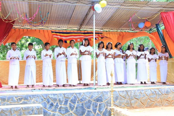 34. තෙල්බදුආර ශ්‍රි සිද්ධාර්ථ දහම් පාසල සඳහා ඩෙස් බංකු ප්‍රධානය