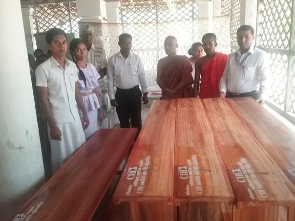 32. දීගල්ල ශ්‍රි ගුණානන්ද දහම් පාසල සඳහා නිළ ඇදුම් ප්‍රධානය