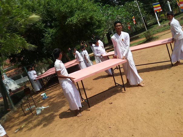 33. මාහිම්පිටිය ශ්‍රි ජයසුන්දරාරාම දහම් පාසල සඳහා නිළ ඇදුම් ප්‍රධානය