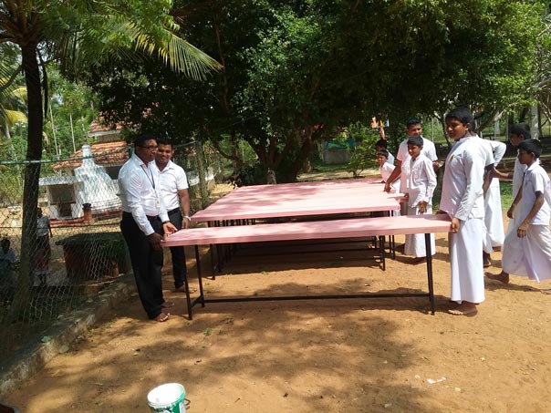 33. මාහිම්පිටිය ශ්‍රි ජයසුන්දරාරාම දහම් පාසල සඳහා නිළ ඇදුම් ප්‍රධානය
